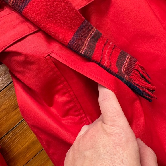 Vintage London Fog Trenchcoat - Picture 5 of 14